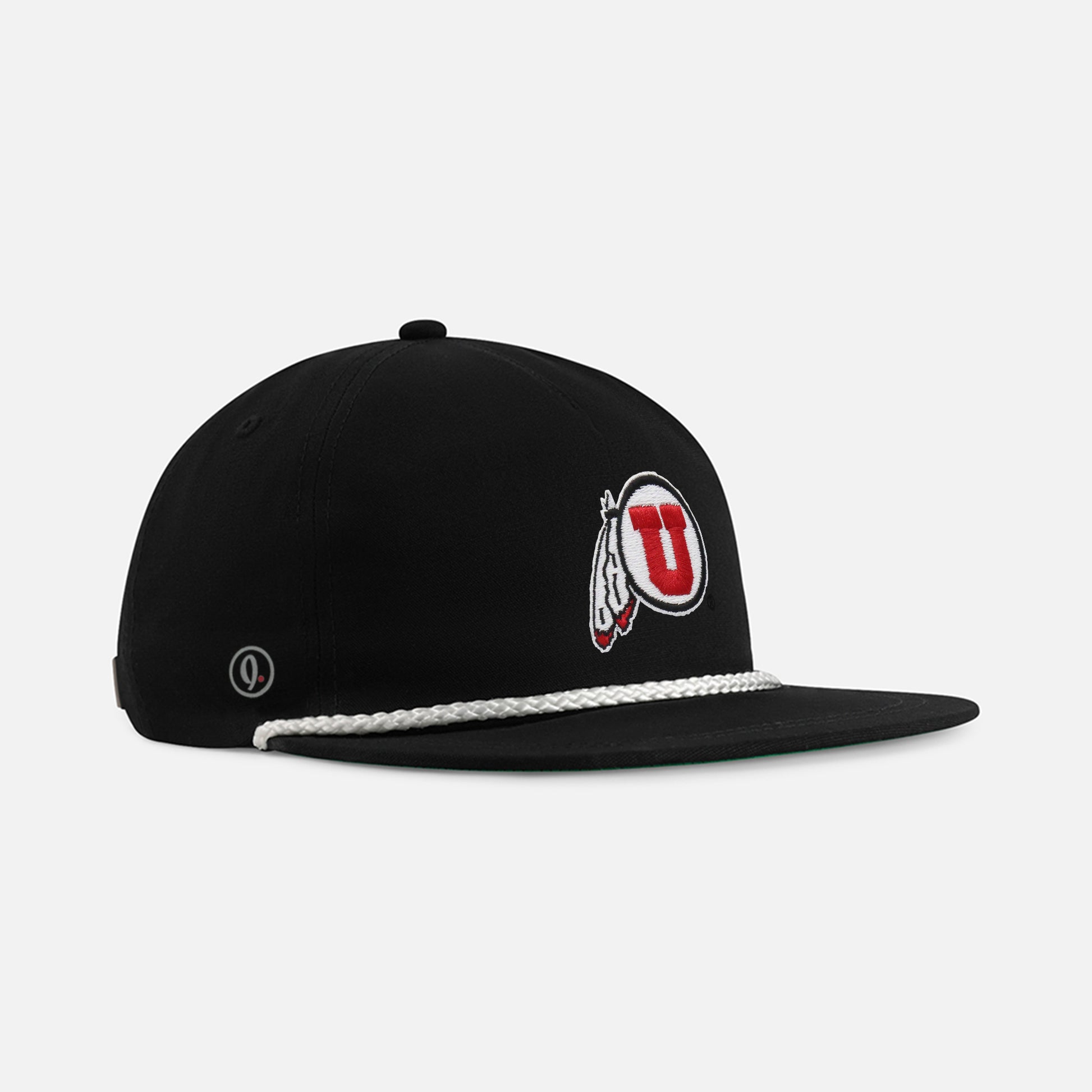 | Color: Black / White