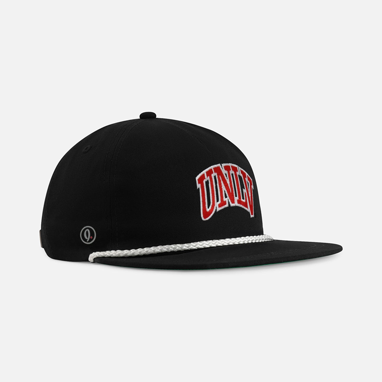 | Color: Black / White